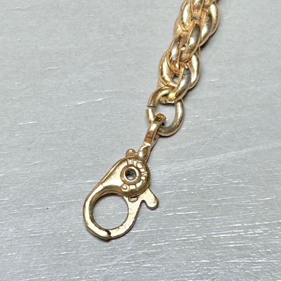 Monet Vintage Twist Front Design 18K Gold Plated Spiral Chain Link Necklace. - Picture 7 of 14